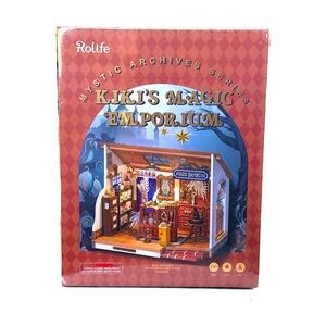 (BRAND NEW) Miniature Dollhouse Kit for Adults! (STILL SEALED)